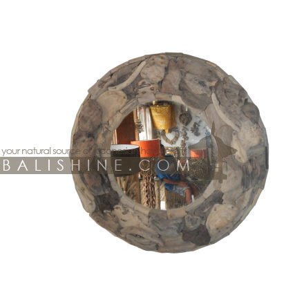 Balishine: Your natural source of indonesian handicraft presents in its Home Decor collection the Mirror:17FOR126754:This mirror is a handicraft of Bali made from recycled drift wood with mirror 3mm.  40x40x5 cm.