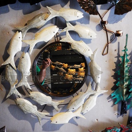 Balishine: Your natural source of indonesian handicraft presents in its Home Decor collection the Mirror Round with Fish:17TER127908:This mirror is produced in Indonesia made from iron base with wooden albasia fish.  Other color possible.