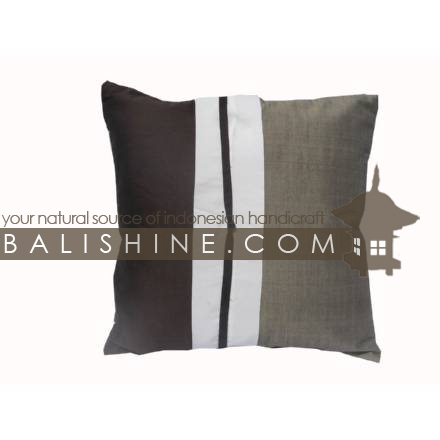 Balishine: Your natural source of indonesian handicraft presents in its Textile & Rugs collection the Pillow Cases:537JAS1380:This pillow case is produced in Bali it's a handmade textile with closing zip.  50% coton and 50% polyester. Same as picture